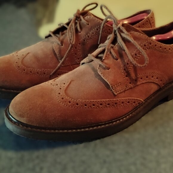 Clarks Men’s Size 10 1/2 Suede Wingtip Oxfords Tan main image 9